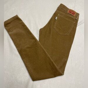 Levi's Women's Super Skinny Corduroy Pants in Brown. Stretch fabric.